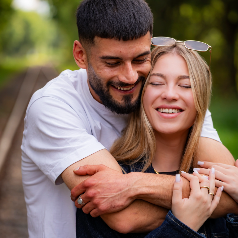 Zeitloses Paarfoto mit inniger Verbindung